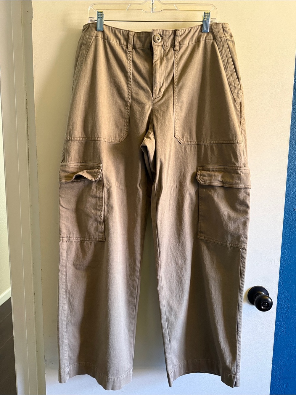 Universal Thread Men's Cargo Pants in Khaki